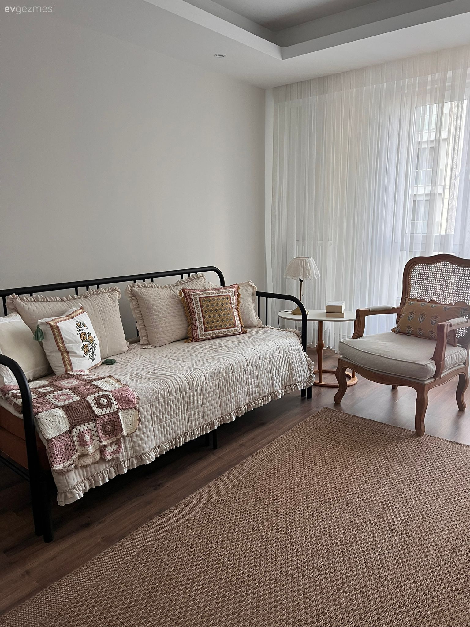 Bu Erzurum Evinde Ayrı Yerlerden Alınan Parçaların Uyumu Var