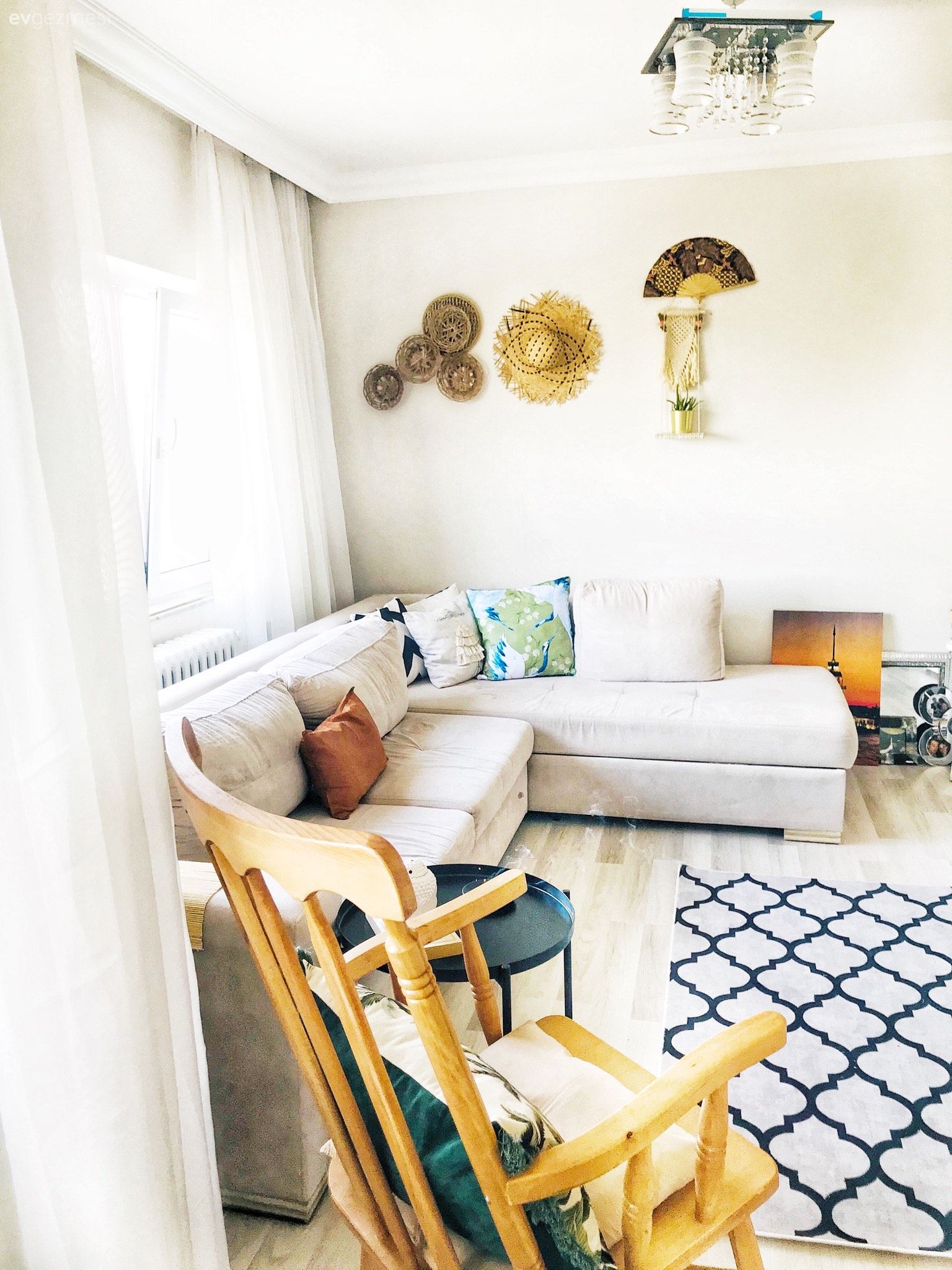 Beyaz Koltuk Kombinleri: Sitemizdeki Evlerden Örnekler