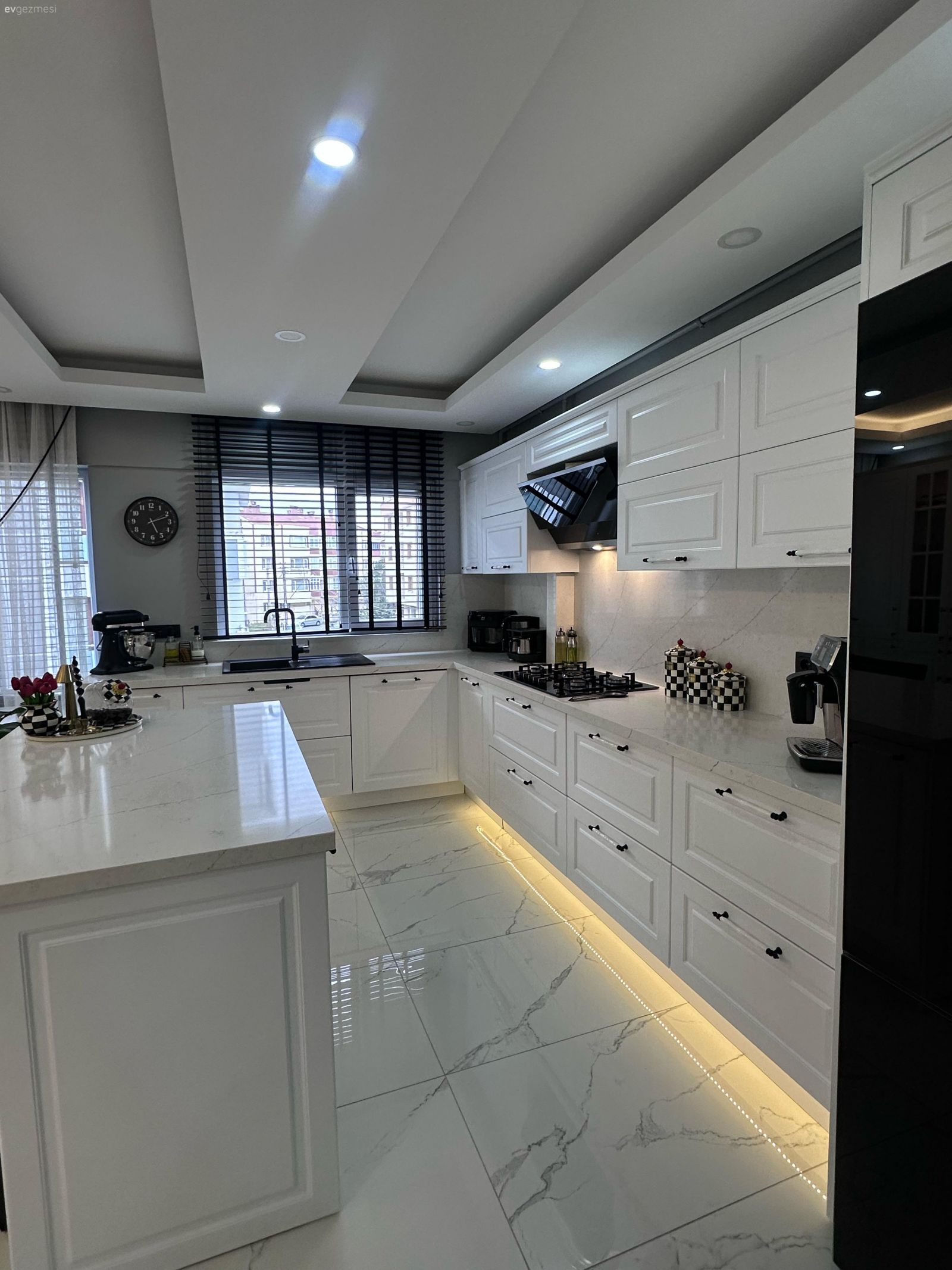 Bu Dubleks Evin İçinde Her Amaca Hizmet Eden Ayrı Bir Oda Var