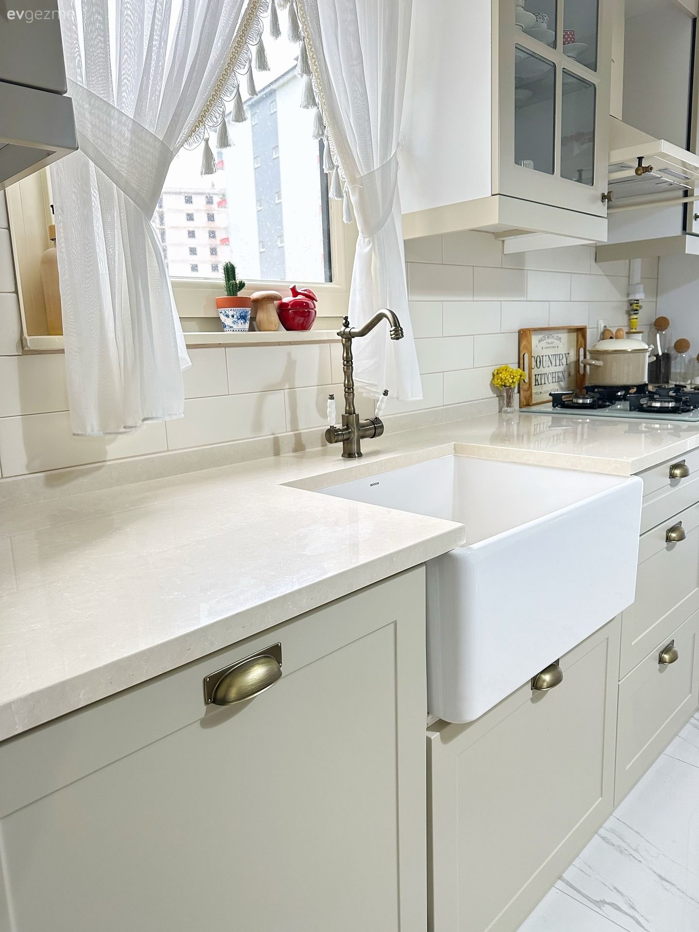 Mutfaklara Tarz Katan En Trend Mutfak Dolabı Renkleri