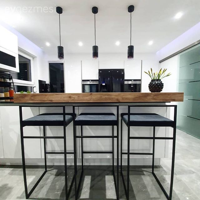 Amerikan Mutfak, Mutfak, Beyaz, Siyah, Ada mutfak, Modern, Ankastre, Bar masa & sandalyeleri, Zemin seramikleri, Spot aydınlatma, Aydınlatma, Avize, Mutfak tezgahı, Ekstra mutfak dolabı