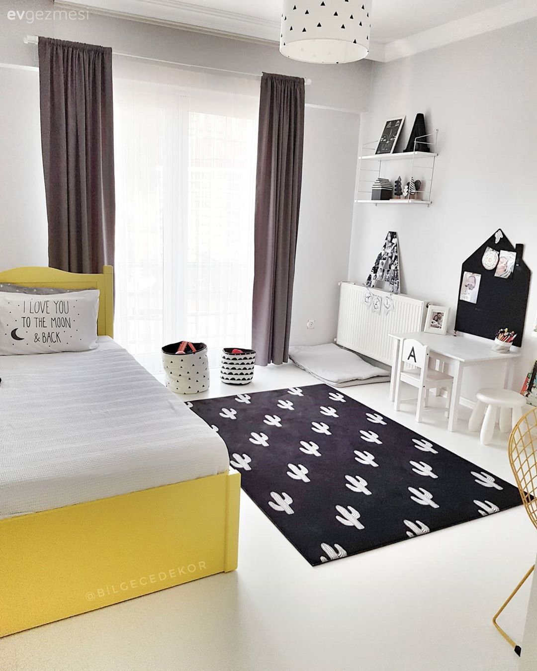 Çocuk Odası, Sarı, Siyah, Beyaz, Çocuk odası halısı, Çocuk odası çalışma masası, Fon perde, Perde, Tül perde