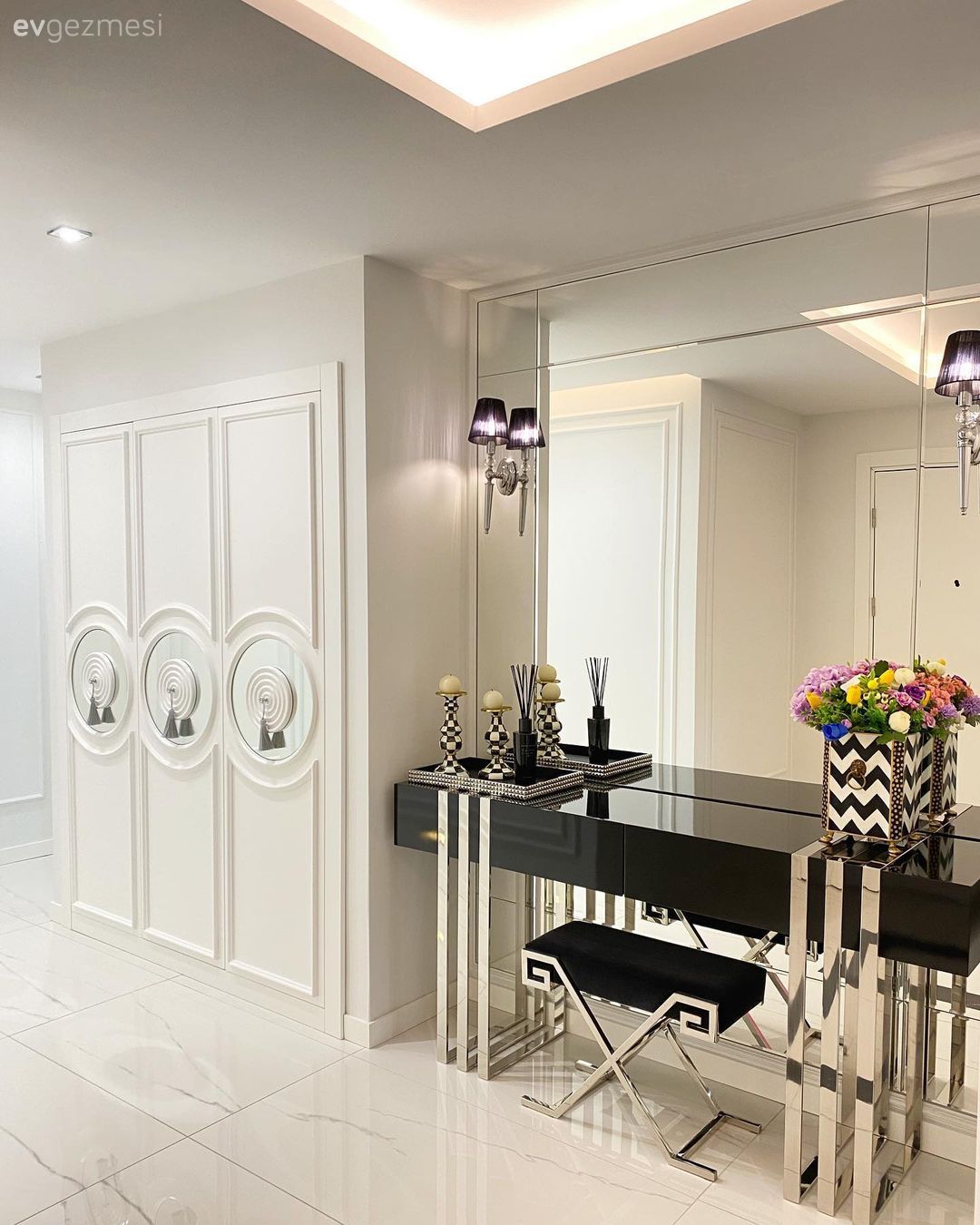 Antre, Gümüş, Siyah, Beyaz, Art deko, Dresuar, Aplik, Aydınlatma, Duvar çıtalama, Tavan dekorasyon, Led aydınlatma, Zemin seramikleri