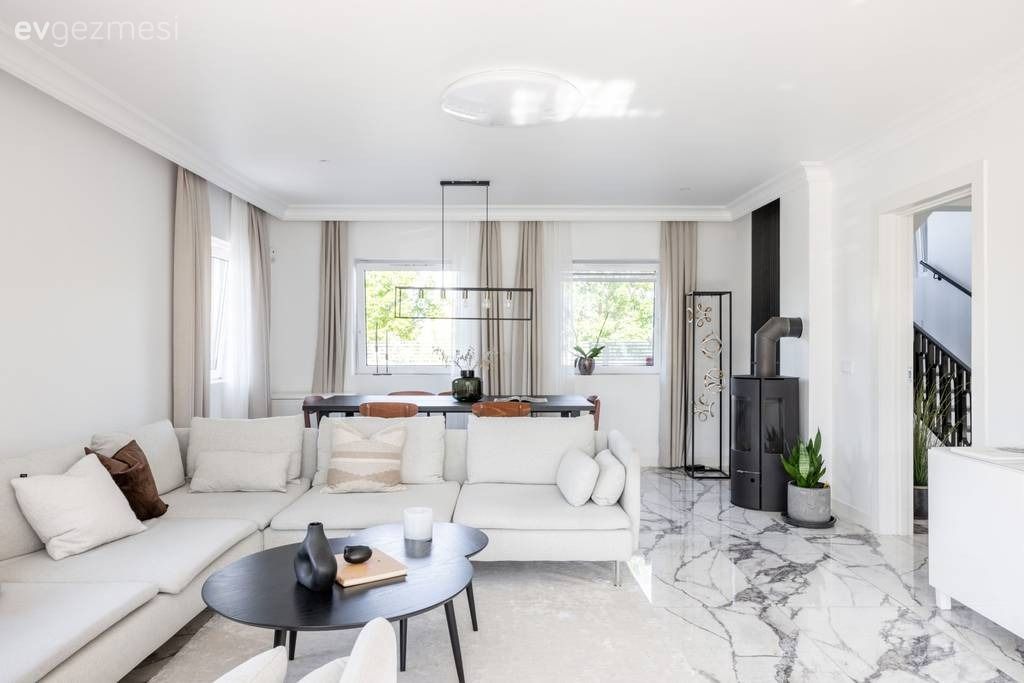 Seyir Terası ile Tasarımın Nimetlerini Güzelce Yansıtan Bir Villa