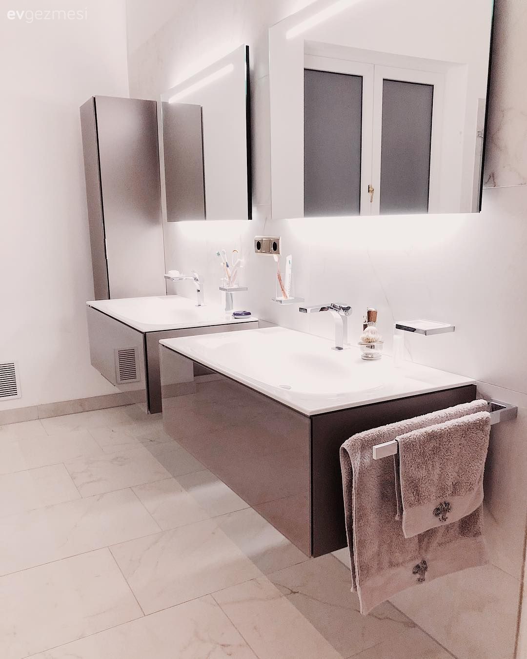 Banyo, Banyo dolabı, Beyaz, Kahverengi, Banyo aynası