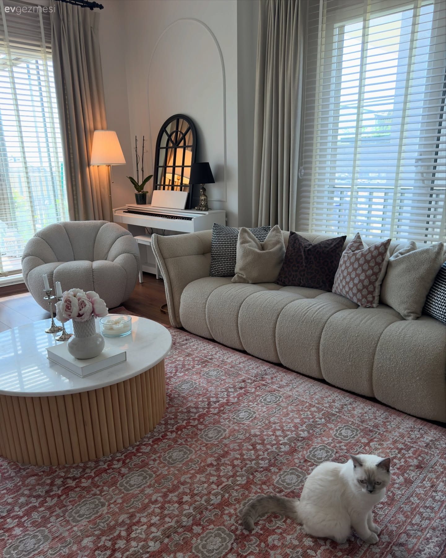 Bu Evde Farklı Tarzların Birlikteliği Uyumlu Bütünü Doğurmuş