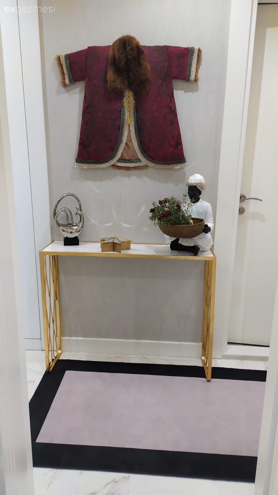 Dresuar, Dekoratif Objeler, Altın, Beyaz, Antre halısı