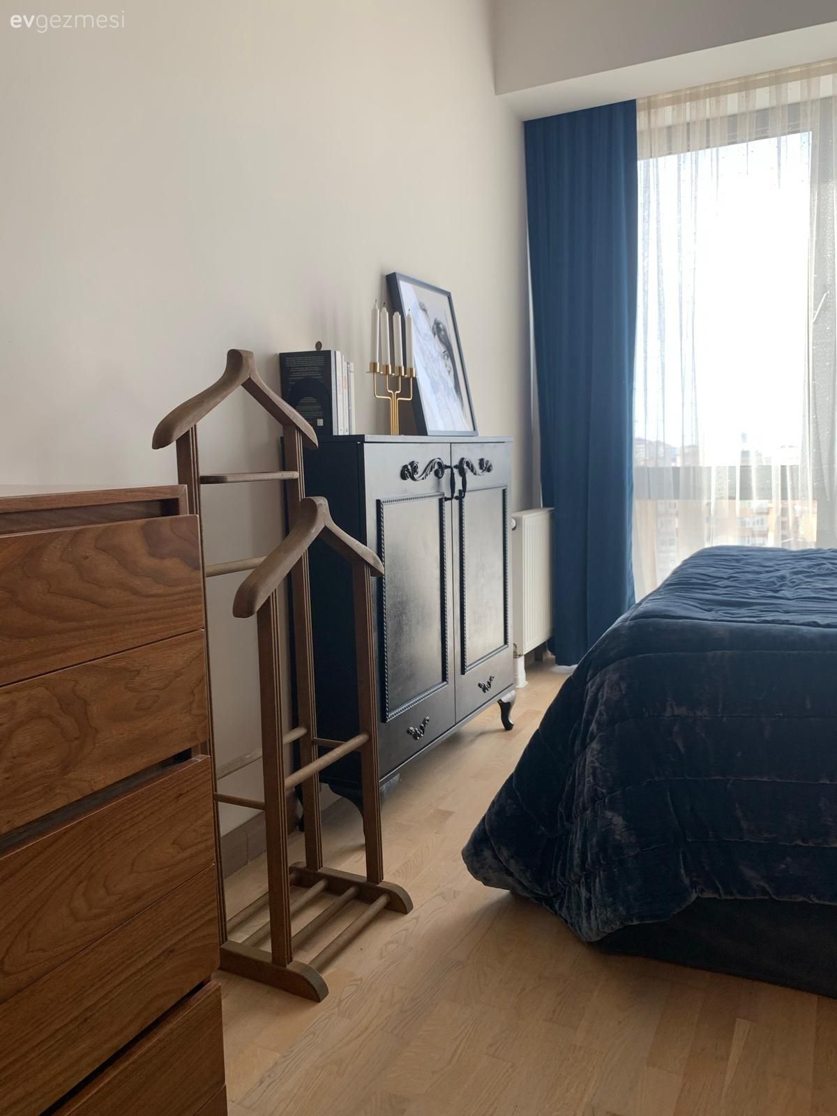 Bu Mimar Evi Minimalizmi ve Renkleri Ortak Paydada Buluşturmuş