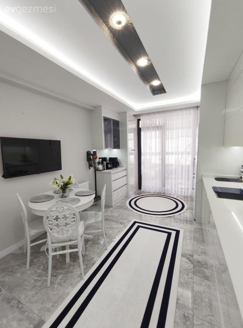 Bu Beyaz Mutfakta Dolaplar Modern Detaylar Country!