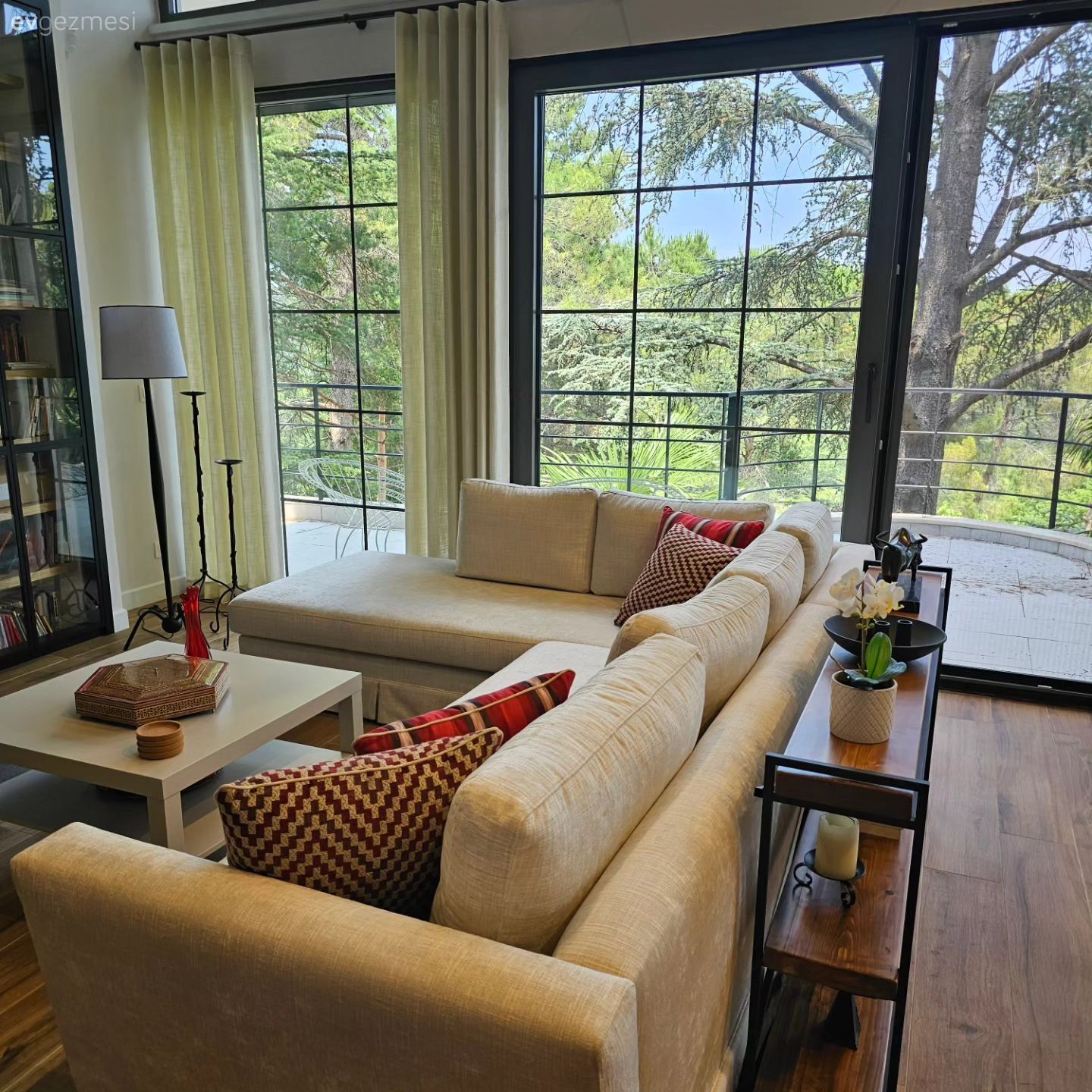 Bu İki Katlı Yalova Evinde Her Şey Alana Özel Olmuş!