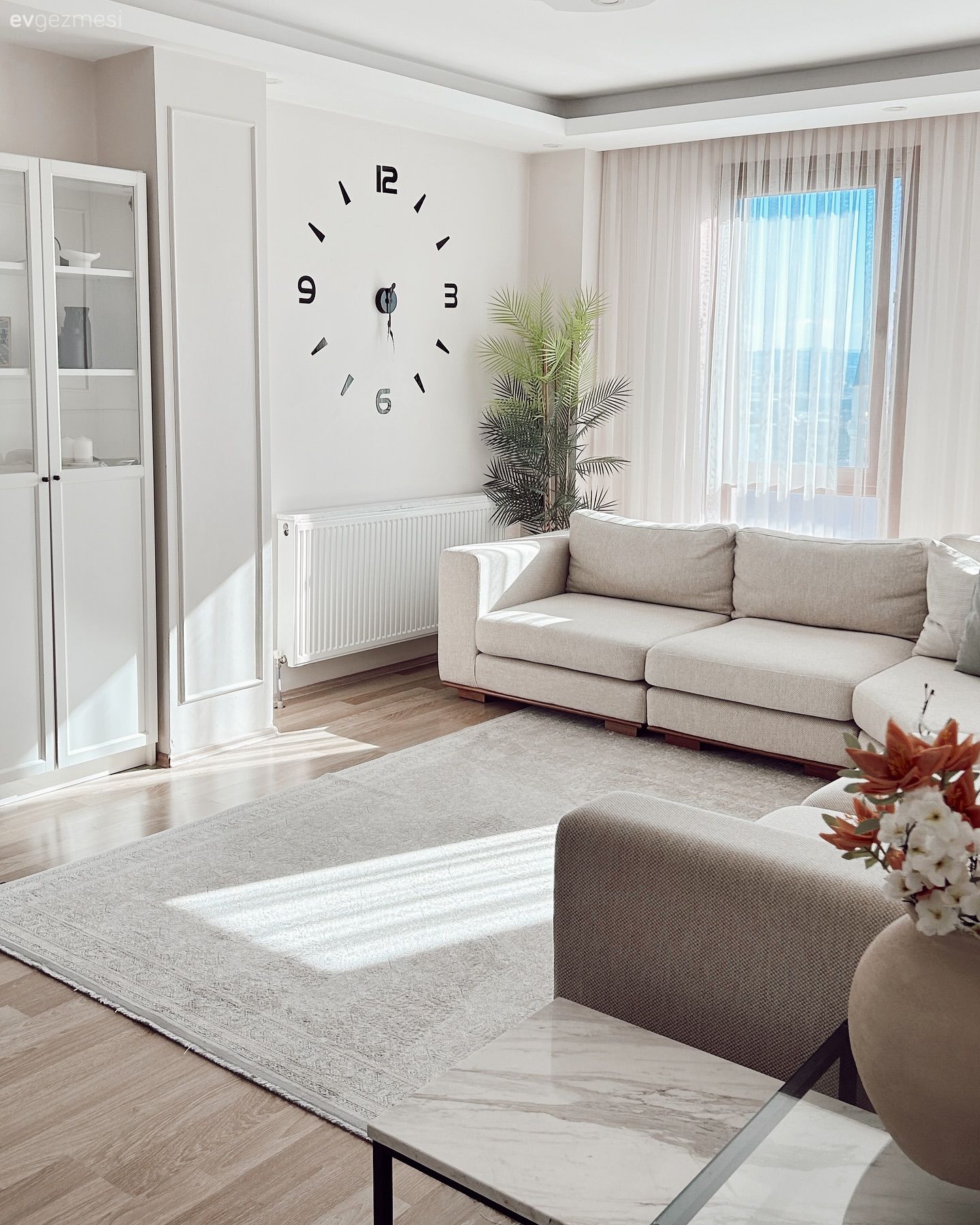 Modern ve Minimalist: Abartıdan Uzak Bir Salon