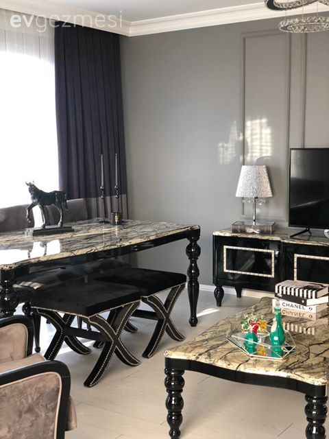 Salon, Siyah, Gri, Antrasit  , Beyaz, Orta sehpa, Sehpa, Fon perde, Perde, Tül perde, Ev tekstili, Gri duvar, Tv ünitesi, Abajur, Aydınlatma, Yemek masası, Sandalye, Dekoratif Objeler, Bank