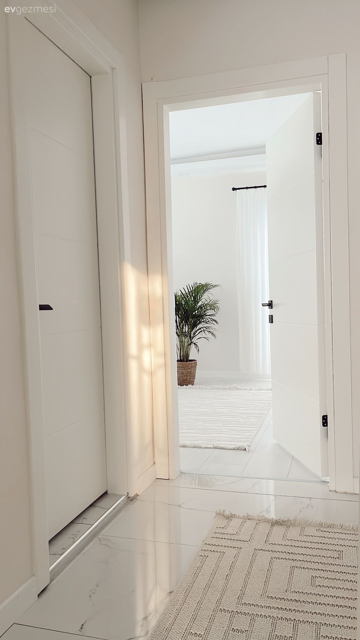 Bu İstanbul Evi İçin Beyaz Sadece Bir Renk Değil Evin Ta Kendisi!