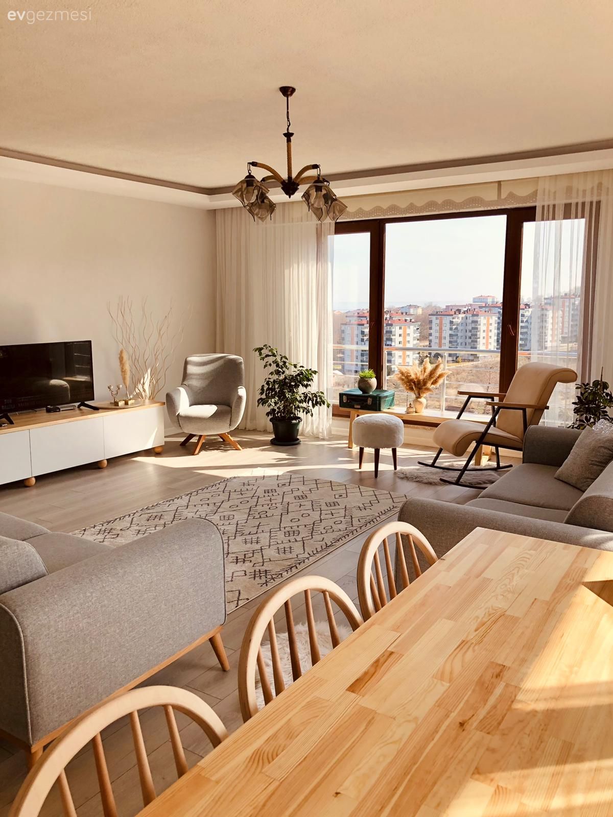 Bu Ordu Evi Yeni Suretinde Sadeliğe Göz Kırpmış!