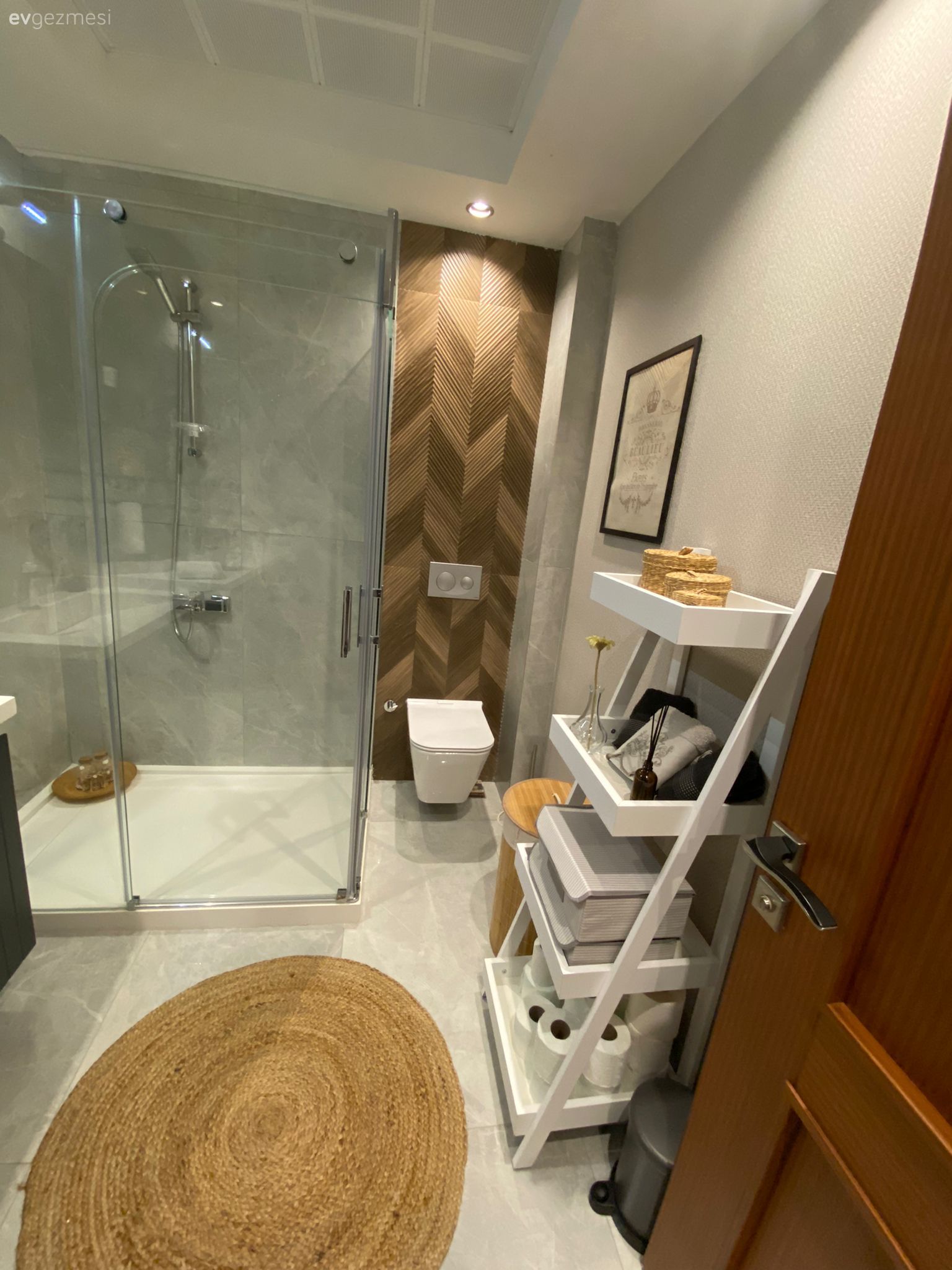 Banyo, Duşakabin, Banyo paspası, Banyo rafı, Banyo seramikleri, Jüt halı, Halı, Beyaz