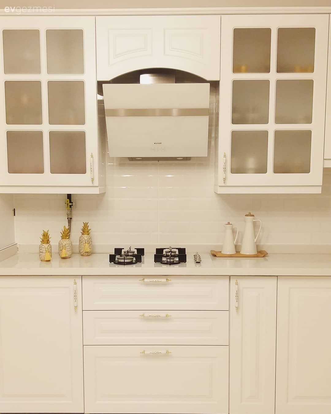 Mutfak, Beyaz, Mutfak tezgahı, Mutfak tezgah arası, Ankastre, Davlumbaz