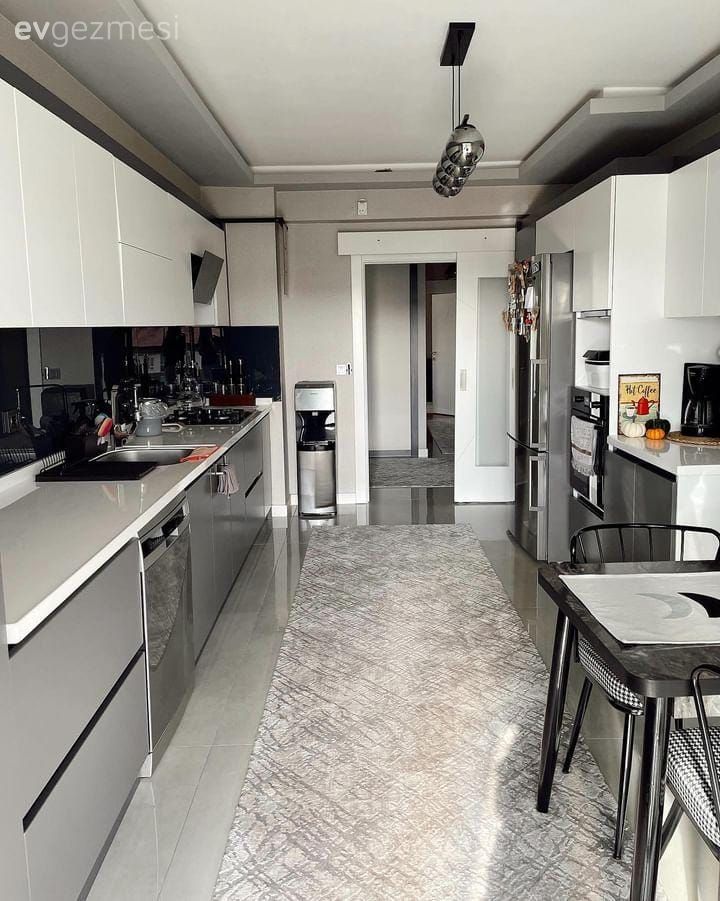 Ankara'daki Bu Evin Baskın Notaları Acı Kahve Ahşaplar!