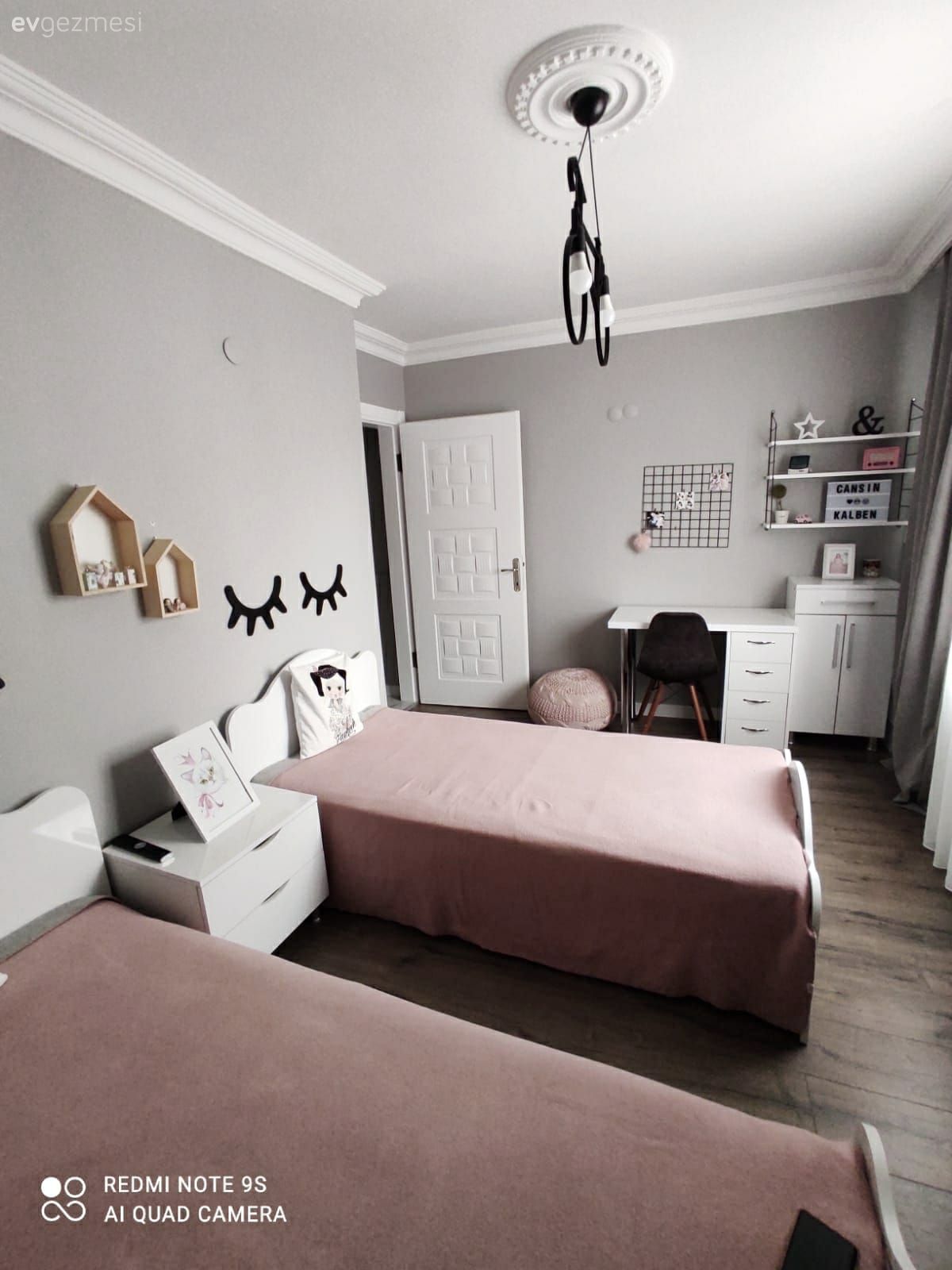 Çocuk Odası, Beyaz, Pudra pembe, Çocuk odası duvar dekorasyonu, Şifonyer, Yatak Odası, Avize, Aydınlatma, Parke