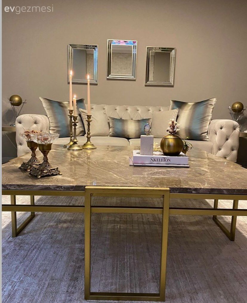 Bu Salonda Modern Stil Işıldayan Detaylarla Cazibe Kazanmış