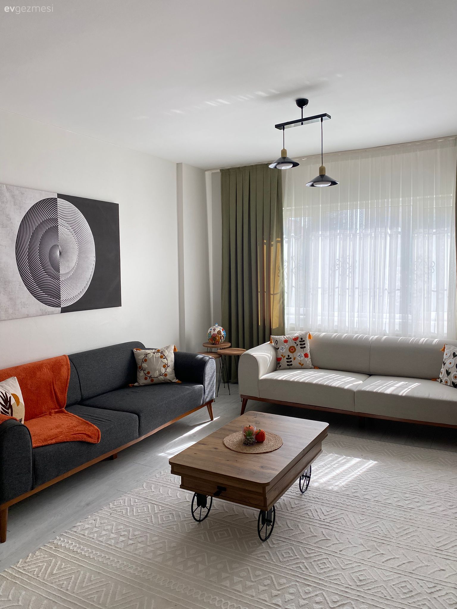 Bu TOKİ Evinde Mutfakla Birleşen Balkon Alanı Genişletmiş