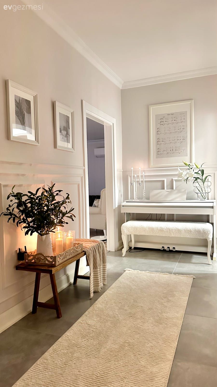 Bu Evde Açık Renkleri İddialı Aksesuarlar Hareketlendirmiş!