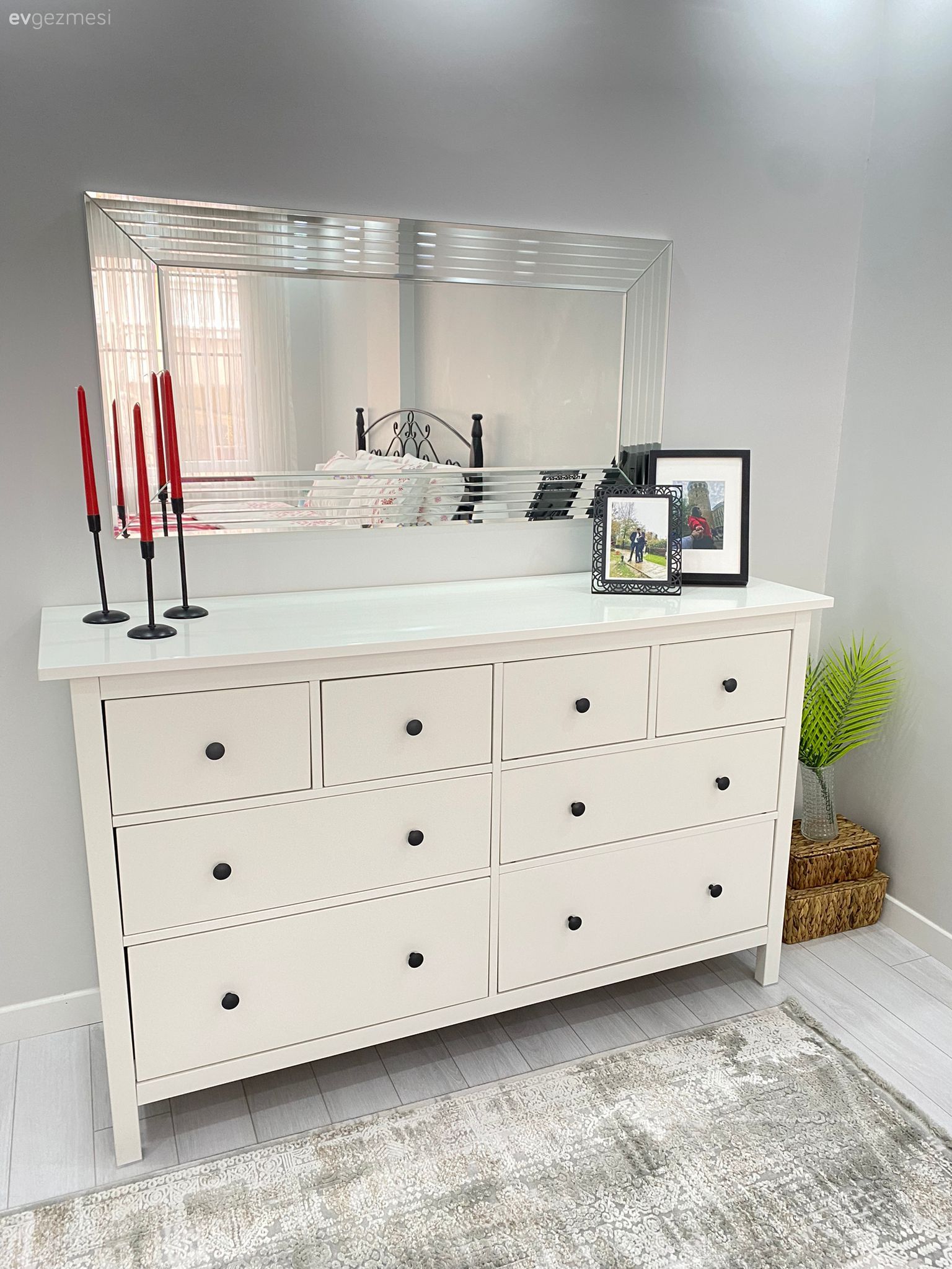 Kırlent ve Örtüleriyle Sürekli Kabuk Değiştiren Bir İstanbul Evi!