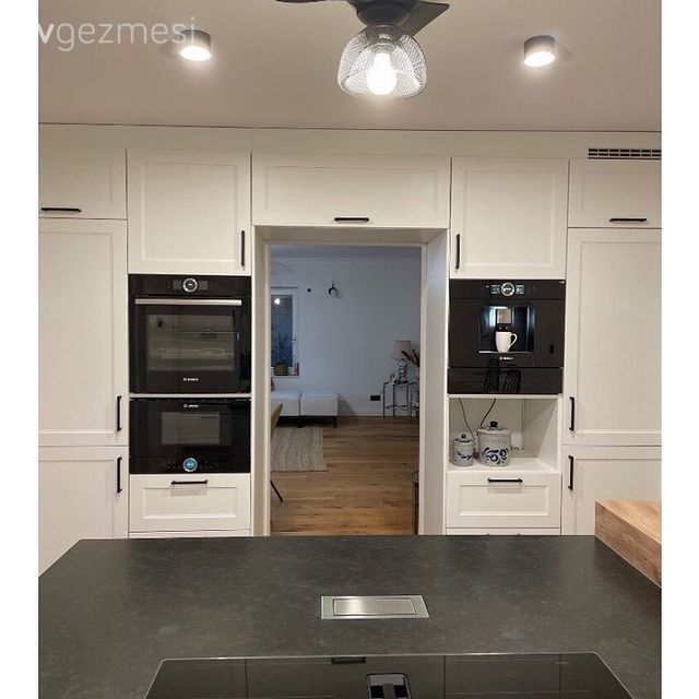 Mutfak, Beyaz, Siyah, Ada mutfak, Parke, Mutfak halısı, Mutfak Avize Modelleri, Ankastre, Spot aydınlatma, Aydınlatma