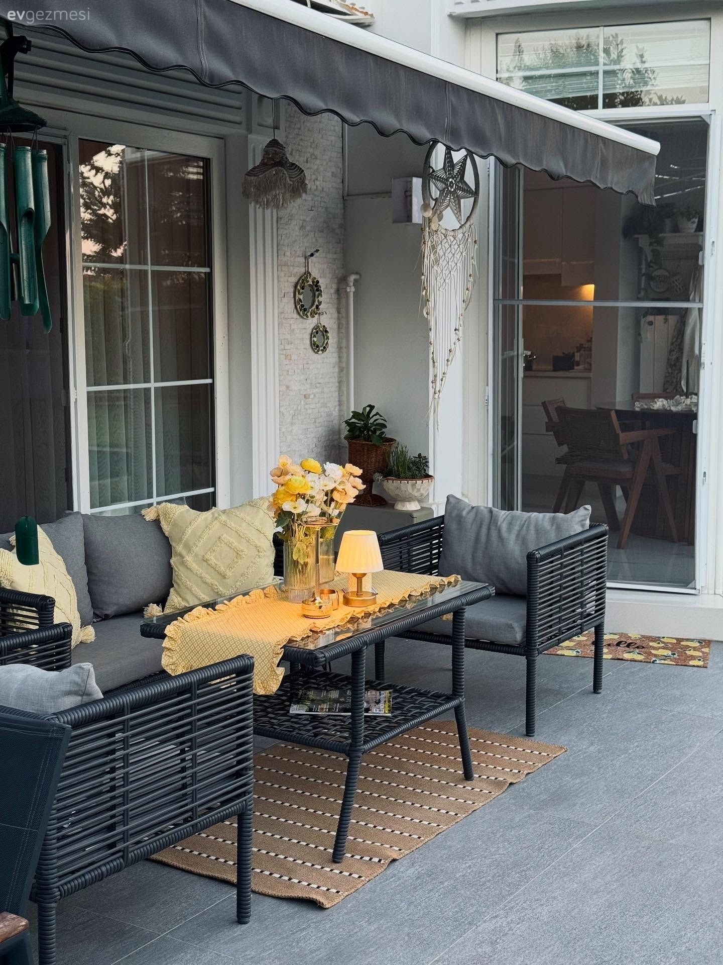 Tente Altı Eğlence: Kafe Hissi Veren Bir Ev Bahçesi