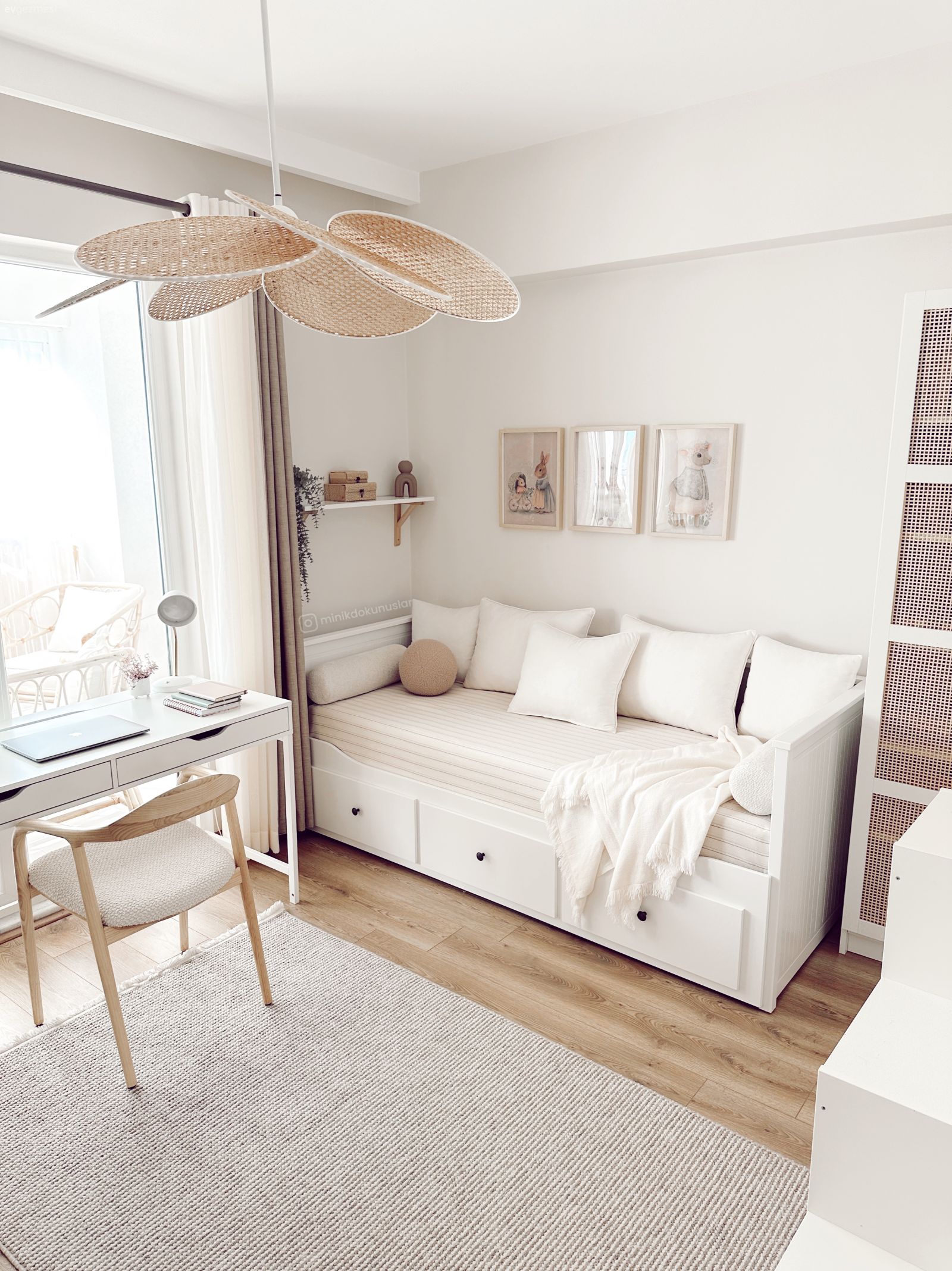 Salonundan Balkona Aynı Çizgiyi Koruyan Bursa Evi!