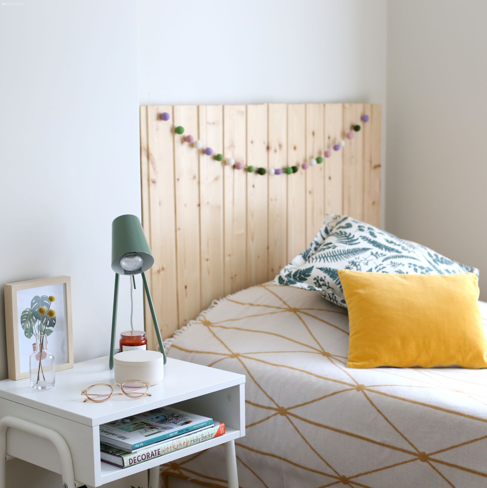 Yatak Odası, Beyaz, Hardal, Komodin, Yatak başlığı