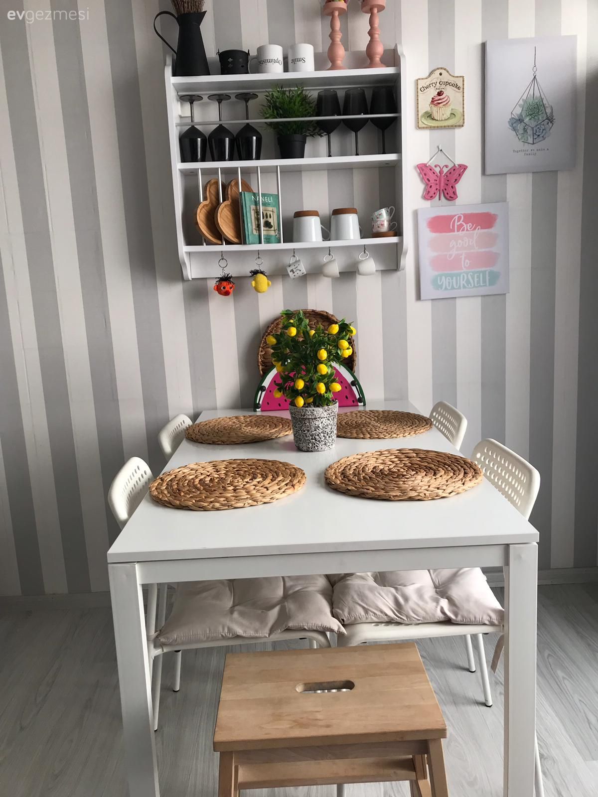 Hastane Odası Gibi Dekorlara İnat Bir İstanbul Evi!