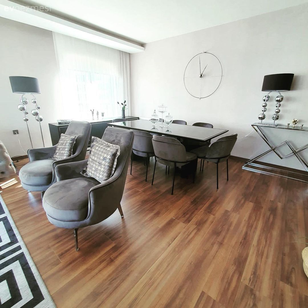 Gri, Yemek Odası, Sandalye, Beyaz, Yemek masası, Dresuar, Abajur, Aydınlatma, Lambader, Berjer, Parke