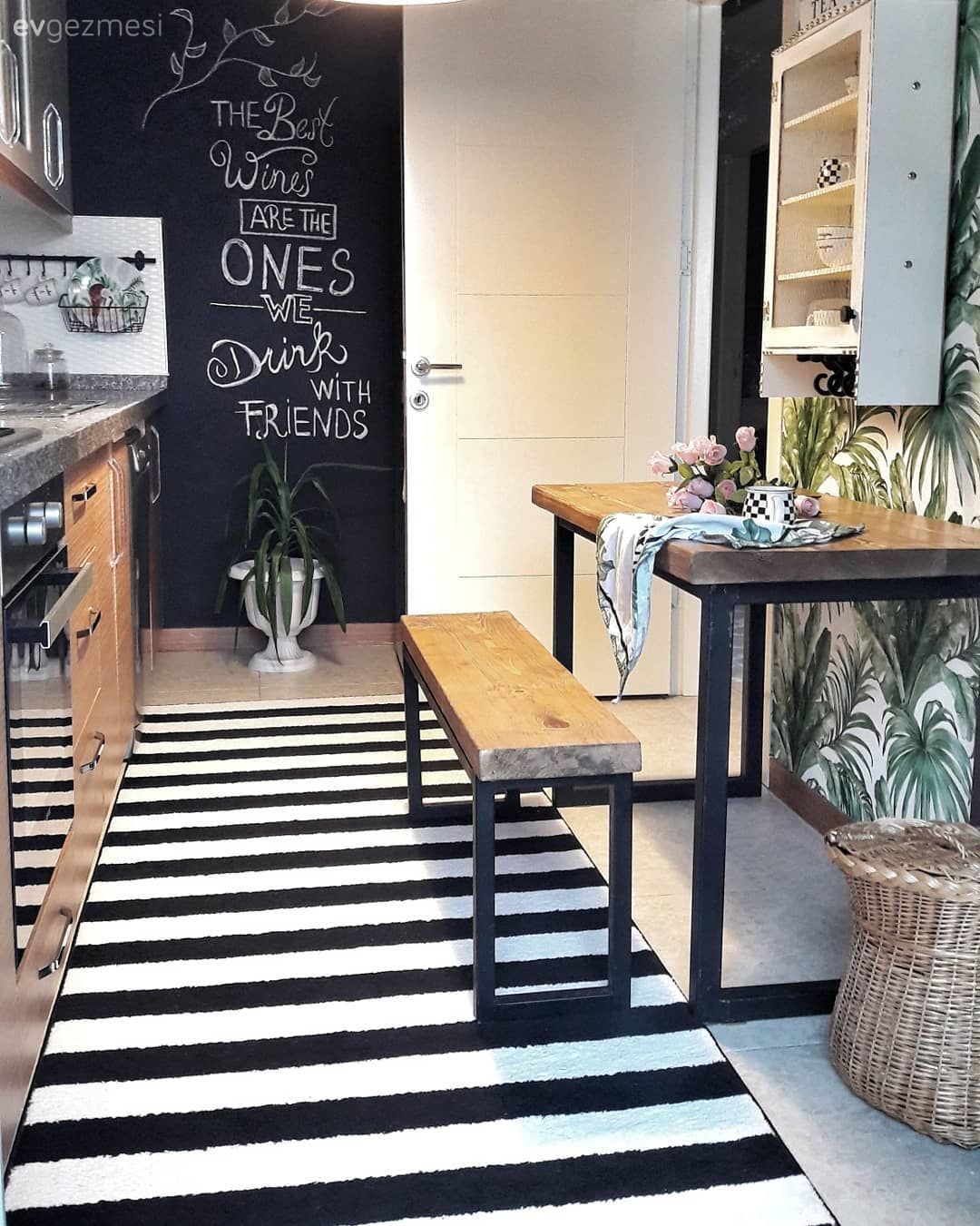 Bu Şık Evin Her Duvarında Ayrı Bir Dekor Var