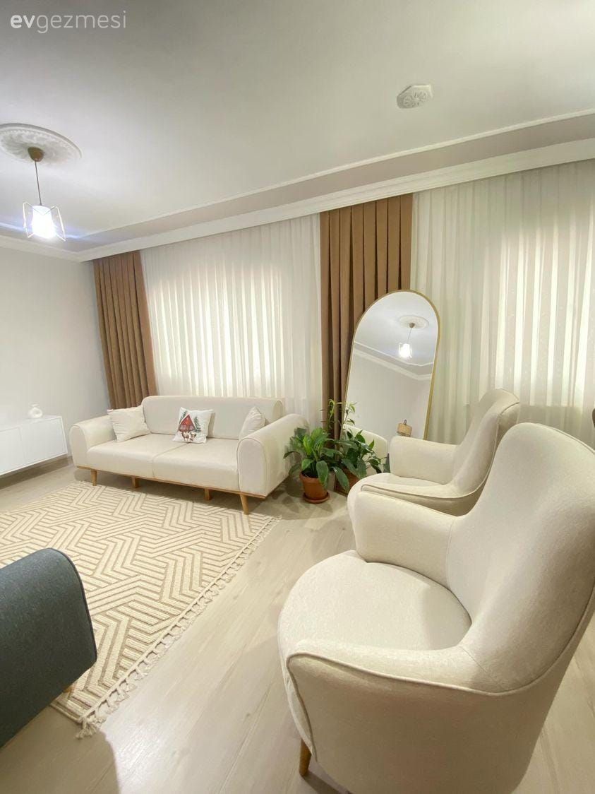 Salon, Beyaz, Modern, Krem, Fon perde, Perde, Tül perde, Boy aynası, Ayna, Koltuk takımı, Berjer, Halı, Salon halısı, Saksı, Parke, Gri