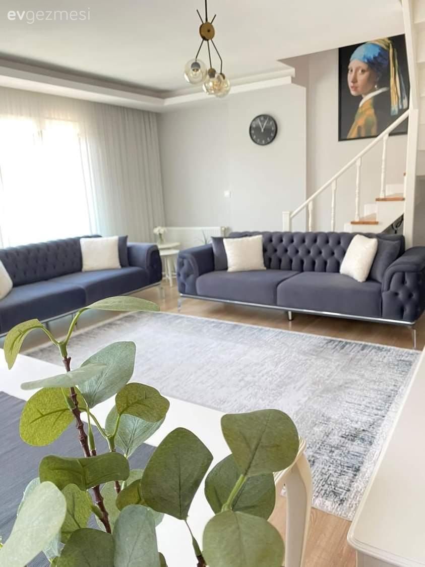 Bu Dubleks Evde Modern Stil Konforlu Parçalarla Kendini Göstermiş!