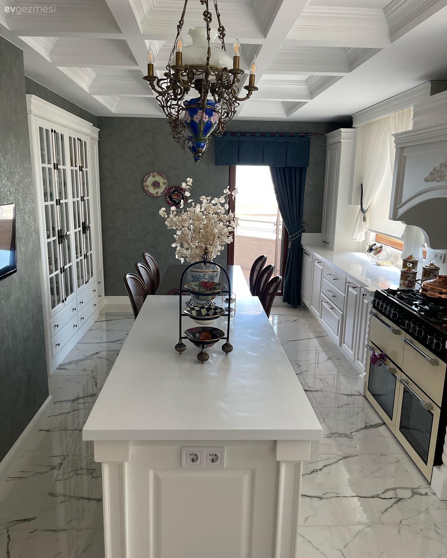 İddialı Görünmeyi Seven Bu Mutfak Hem Samimi Hem Sofistike!