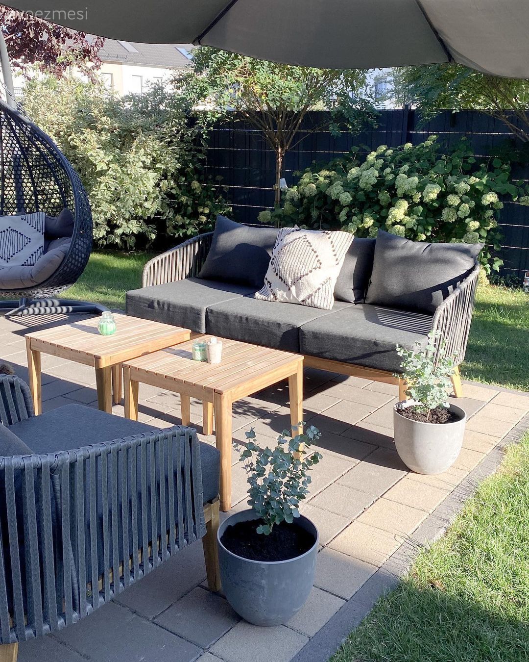 Bahçe, Bahçe oturma grubu, Salıncak