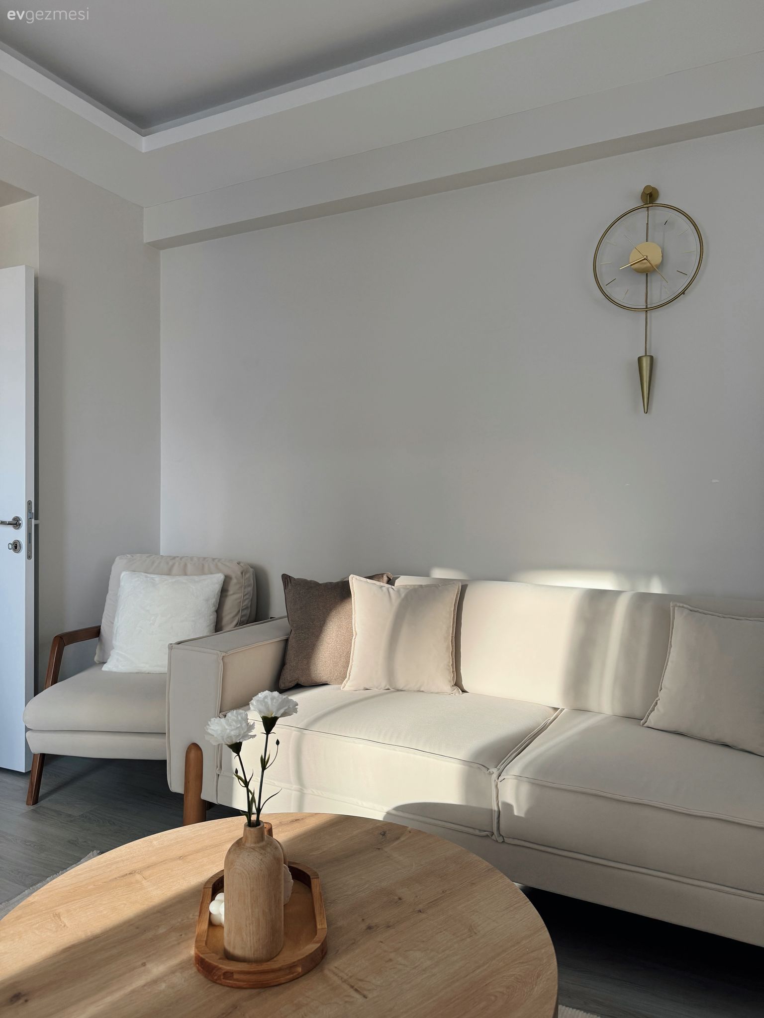 Salon, Modern, Krem, Koltuk takımı, Berjer, Orta sehpa, Sehpa, Kırlent, Ev tekstili, Dekoratif Objeler