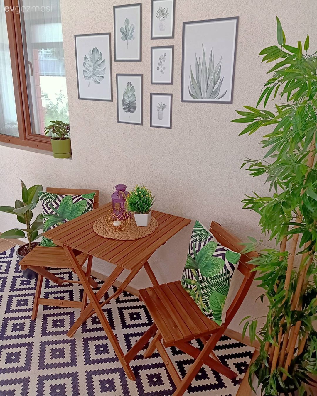 Balkon, Beyaz, Balkon masası, Sandalye, Çerçeve, Ev bitkisi, Geometrik desen, Desenler