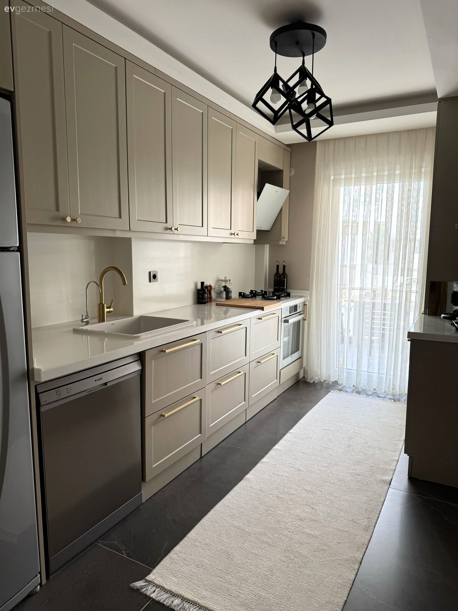 Halısından Enerji Alan Bu Evde Her Şey Birbirine Uyumlu