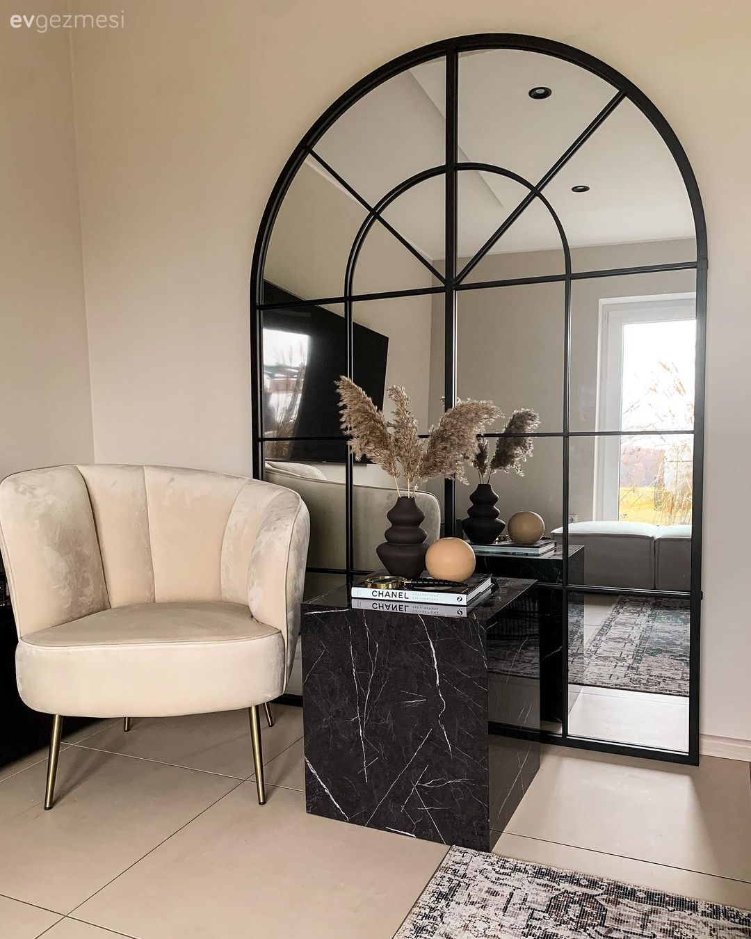Krem, Bej, Beyaz, Siyah, Yan sehpa, Sehpa, Boy aynası, Ayna, Art deko
