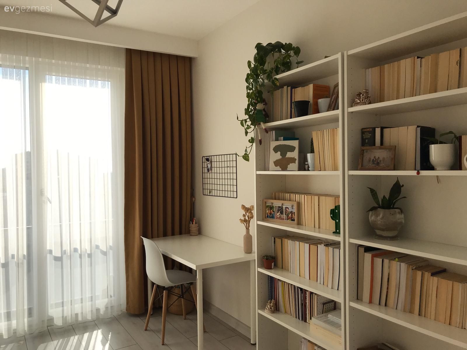 Çalışma odası, Beyaz, Kitaplık, Fon perde, Perde, Tül perde, Çalışma masası, Sandalye