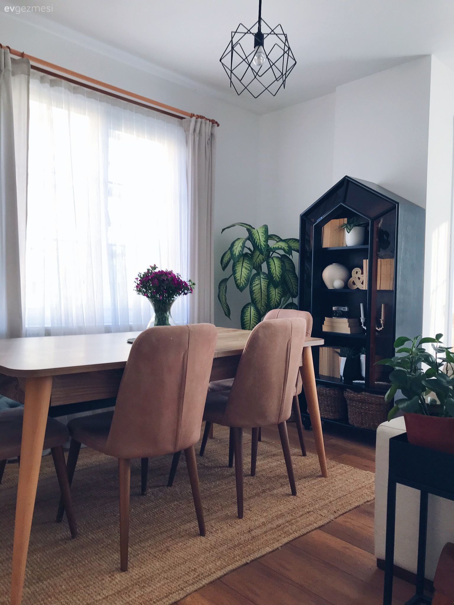 Öncesi&Sonrası: 35 Yıllık Bu İstanbul Evi Tadilattan Sonra Yepyeni!