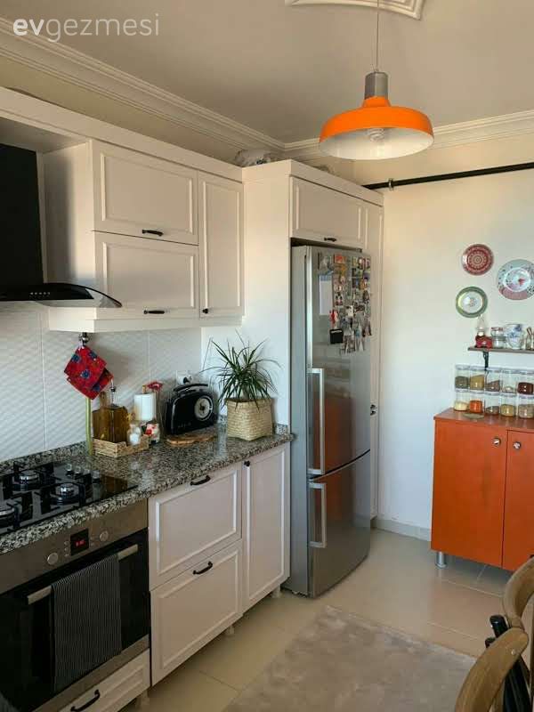 Monoton Yüzünden Boya İle Kurtulan Bu Mutfak Şimdi Çok Ferah