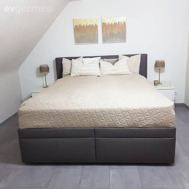 Yatak Odası, Beyaz, Bej, Krem, Gri, Yatak başlığı, Tablo, Duvar dekorasyonu, Dekoratif Objeler