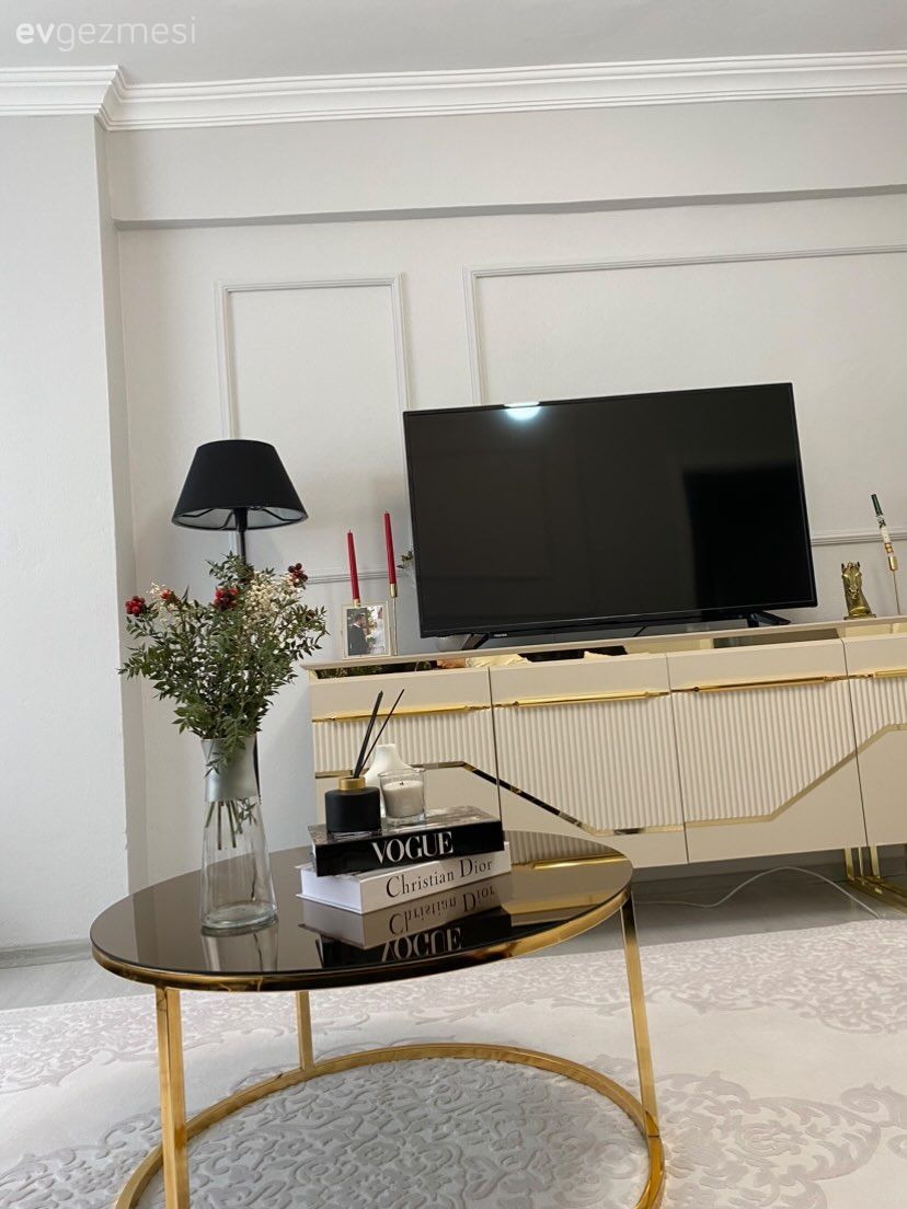 Duvar çıtalama, Tv ünitesi, Tv ünitesi aksesuarları, Ev Aksesuar, Orta sehpa, Sehpa, Dekoratif Objeler, Halı, Salon halısı