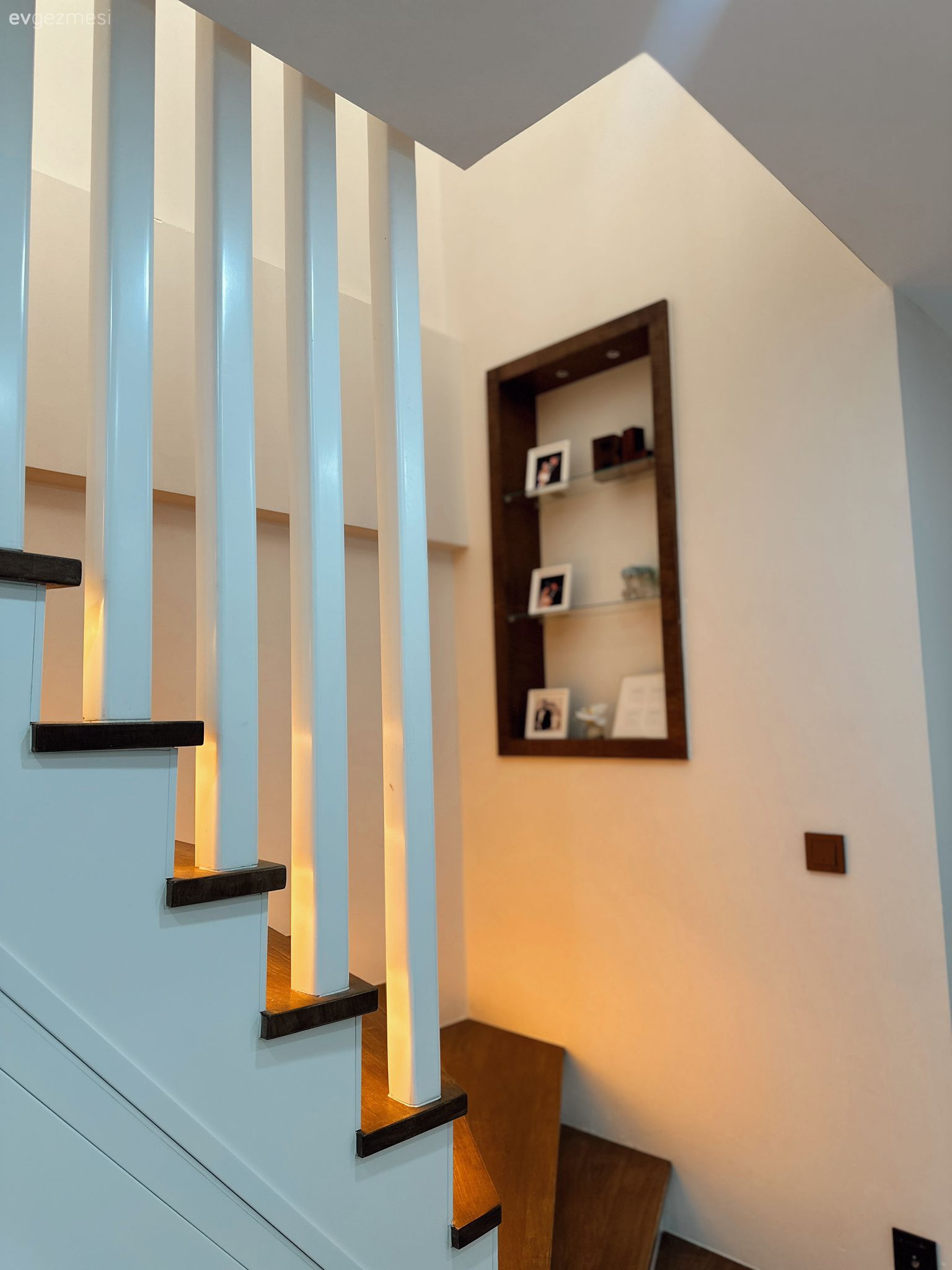 Tadilatı Tamamlanan Bu Aydın Evi Modern Stilin Örneği!