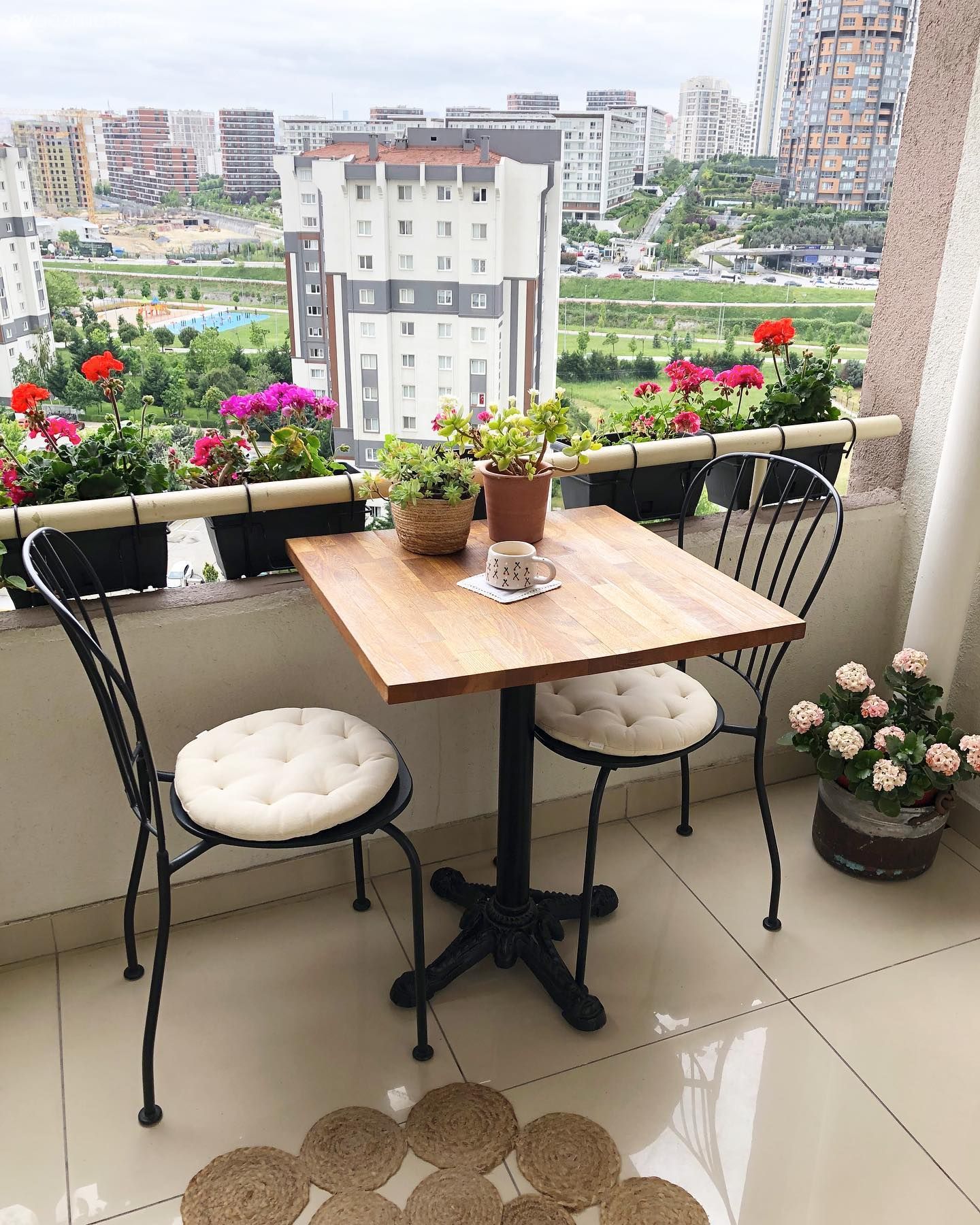 Country ve İskandinav Stili Kucaklayan Ahşap Sever Bir Ev!