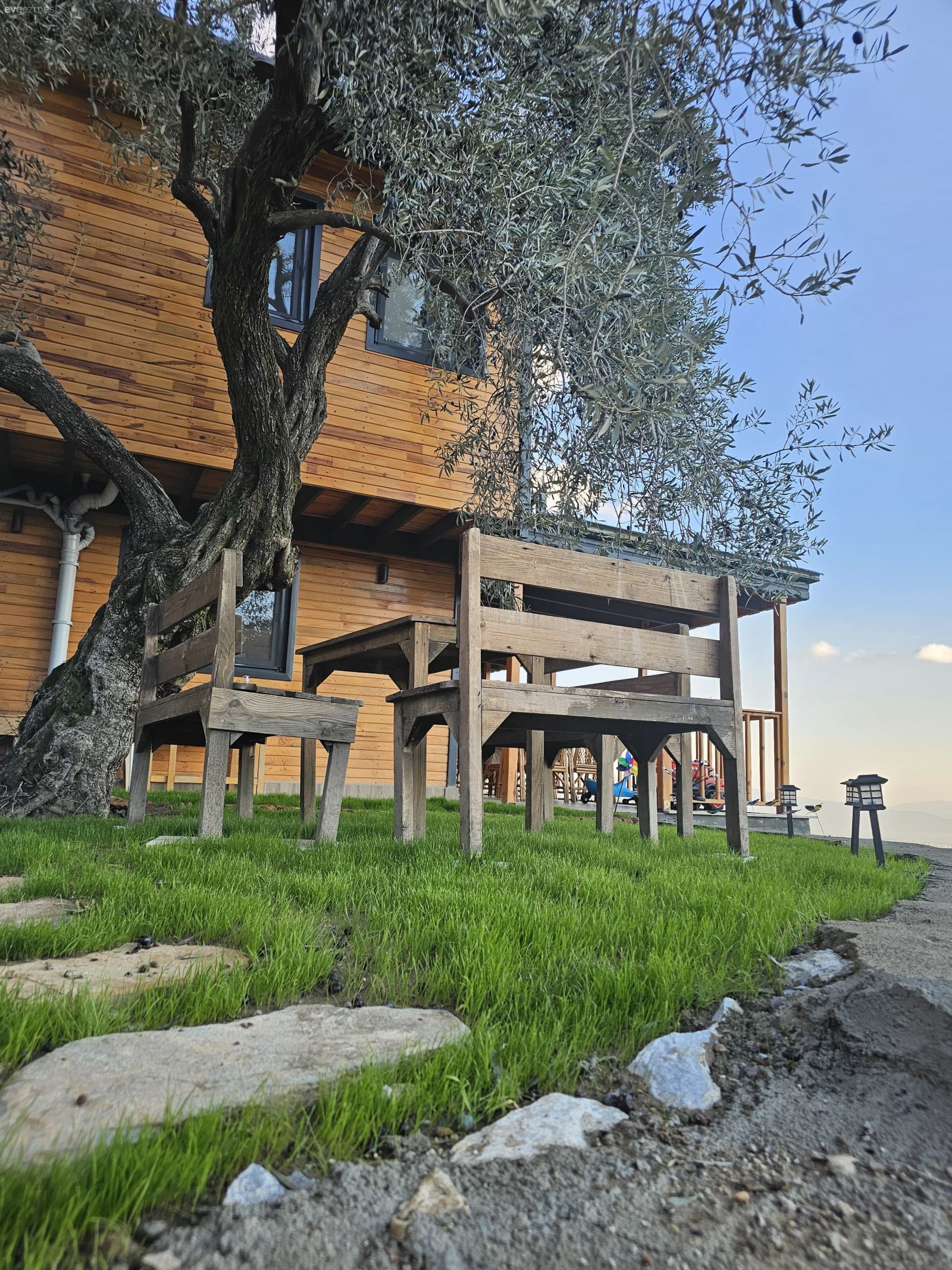 Müstakil Ev, Köy evi