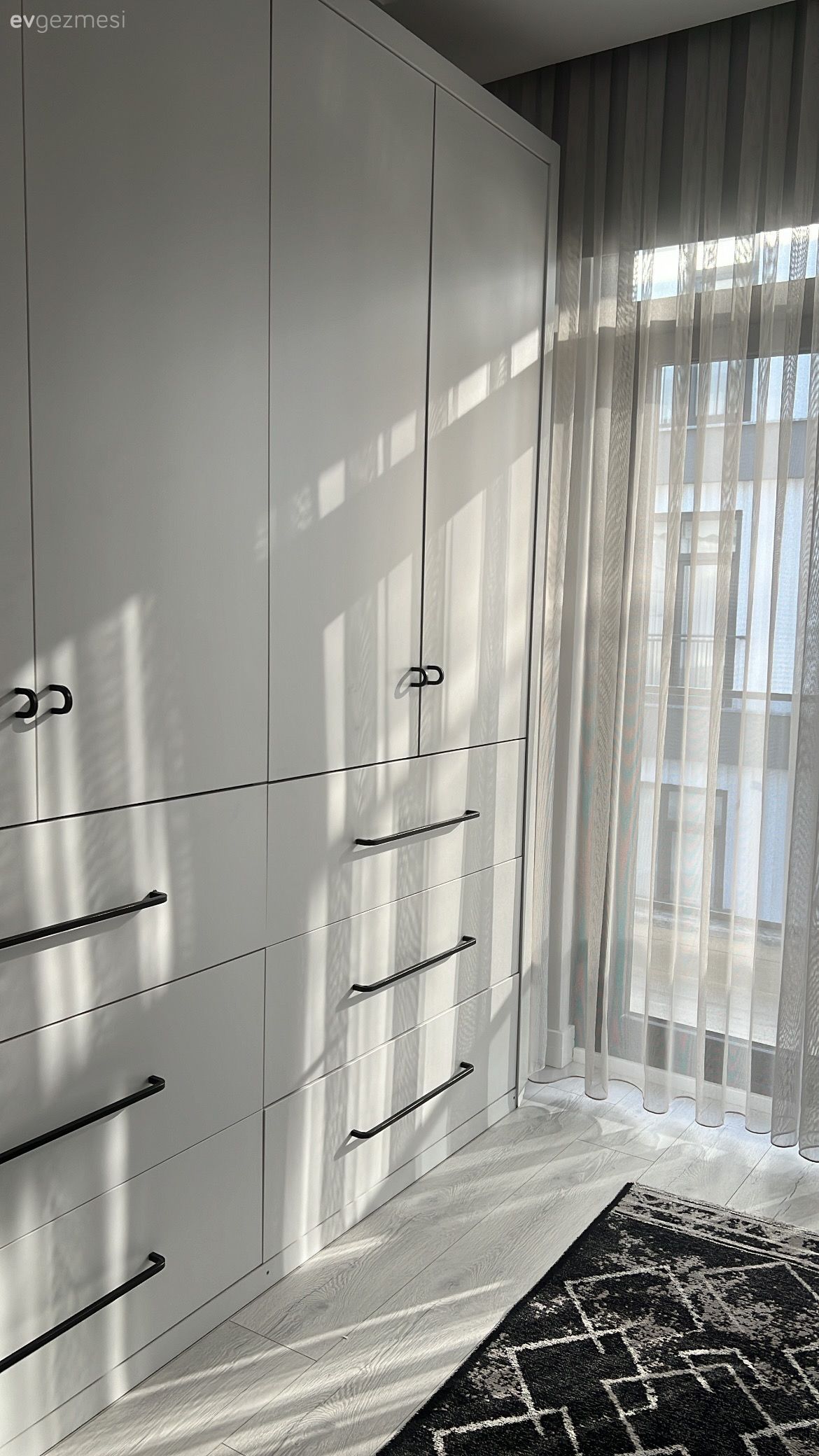 Gardrop, Tül perde, Perde